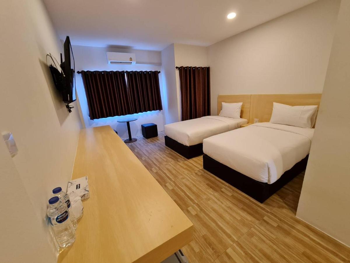 The Charlotte Smart Hotel Lop Buri Esterno foto