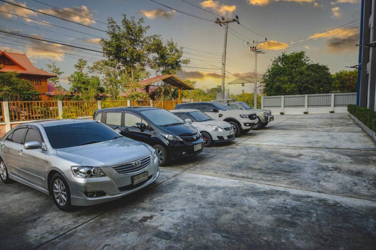 The Charlotte Smart Hotel Lop Buri Esterno foto