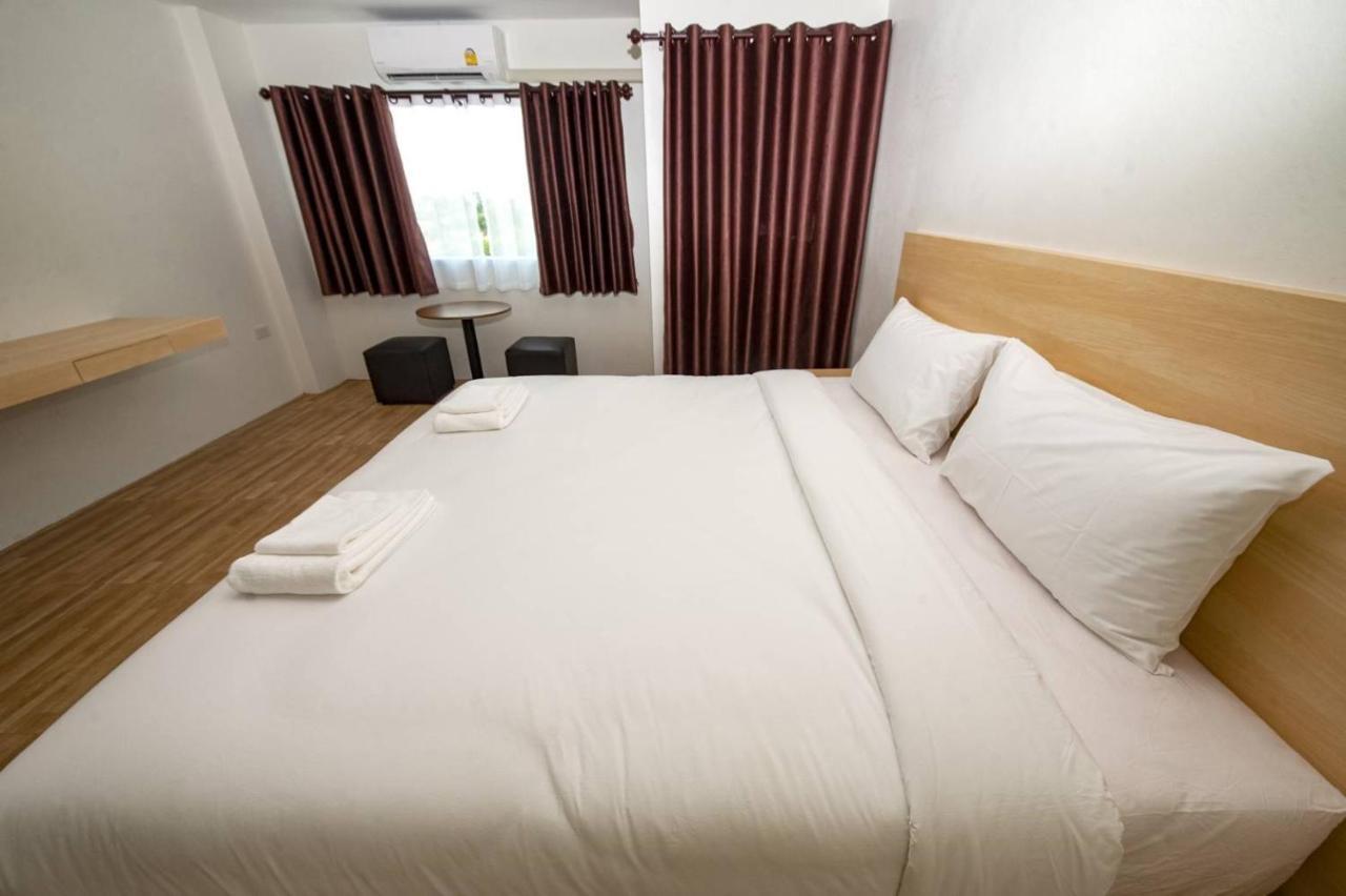 The Charlotte Smart Hotel Lop Buri Esterno foto