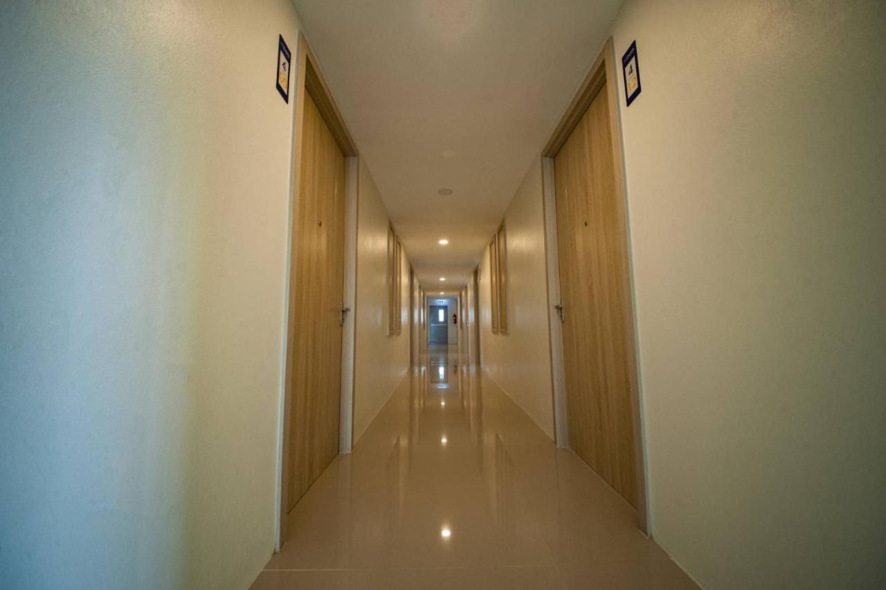 The Charlotte Smart Hotel Lop Buri Esterno foto