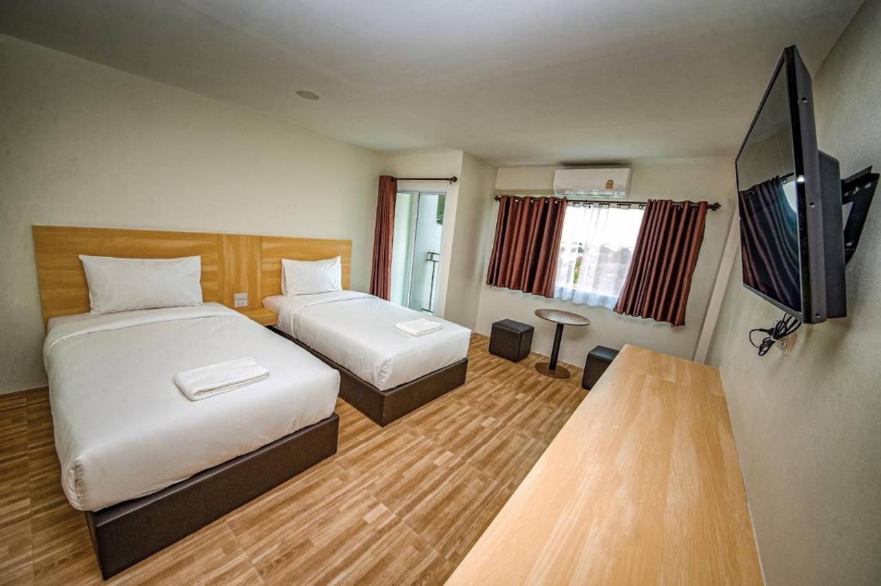 The Charlotte Smart Hotel Lop Buri Esterno foto