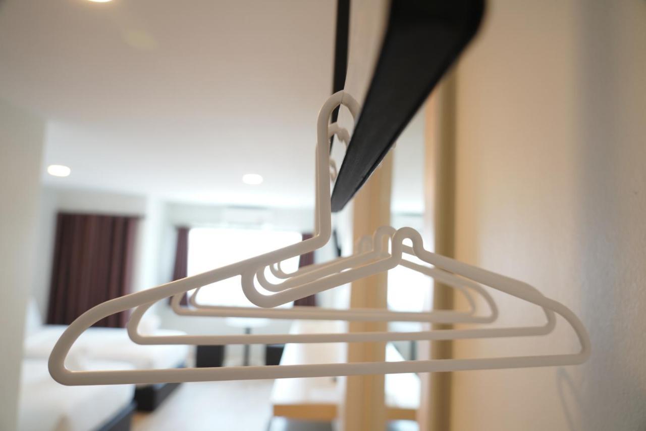 The Charlotte Smart Hotel Lop Buri Esterno foto