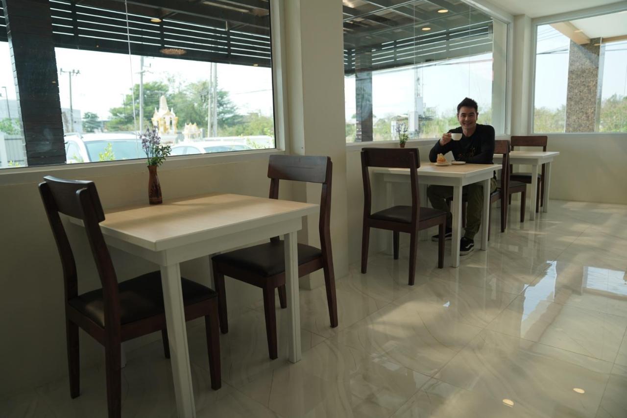 The Charlotte Smart Hotel Lop Buri Esterno foto