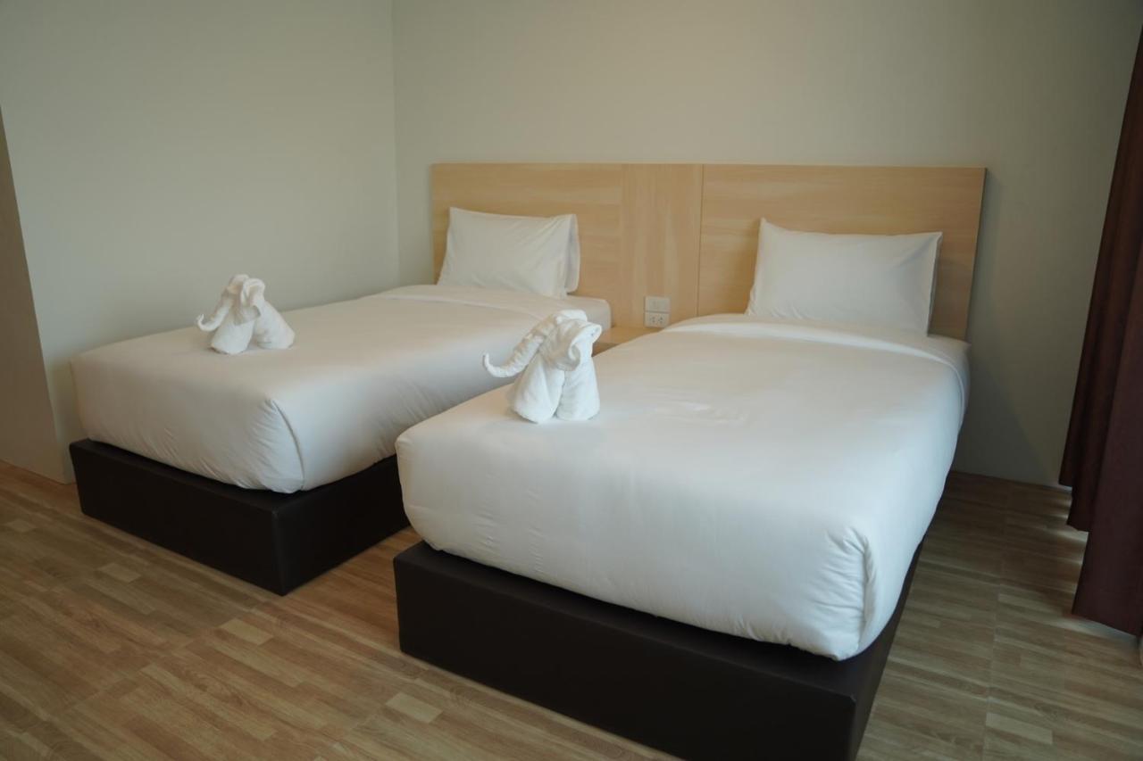 The Charlotte Smart Hotel Lop Buri Esterno foto
