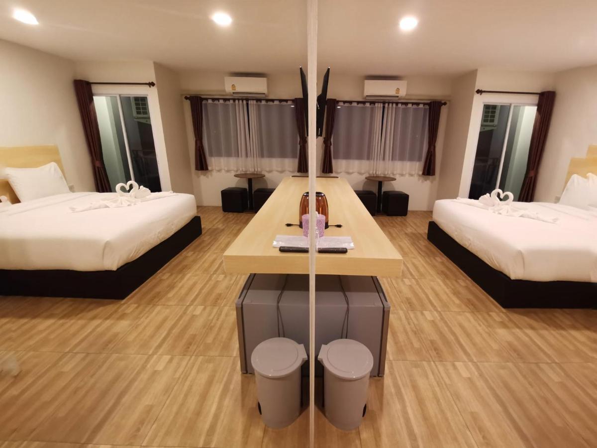 The Charlotte Smart Hotel Lop Buri Esterno foto
