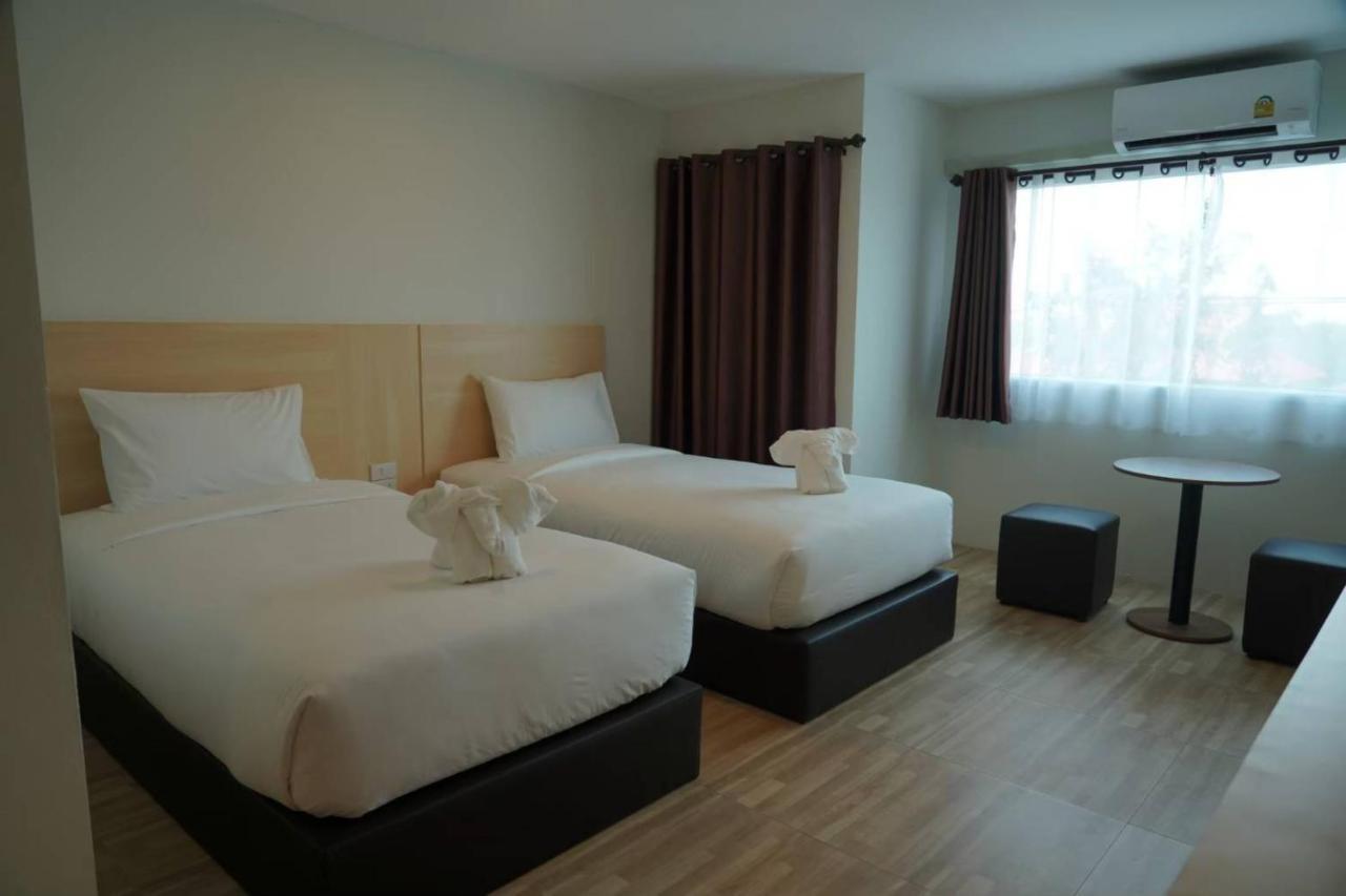 The Charlotte Smart Hotel Lop Buri Esterno foto